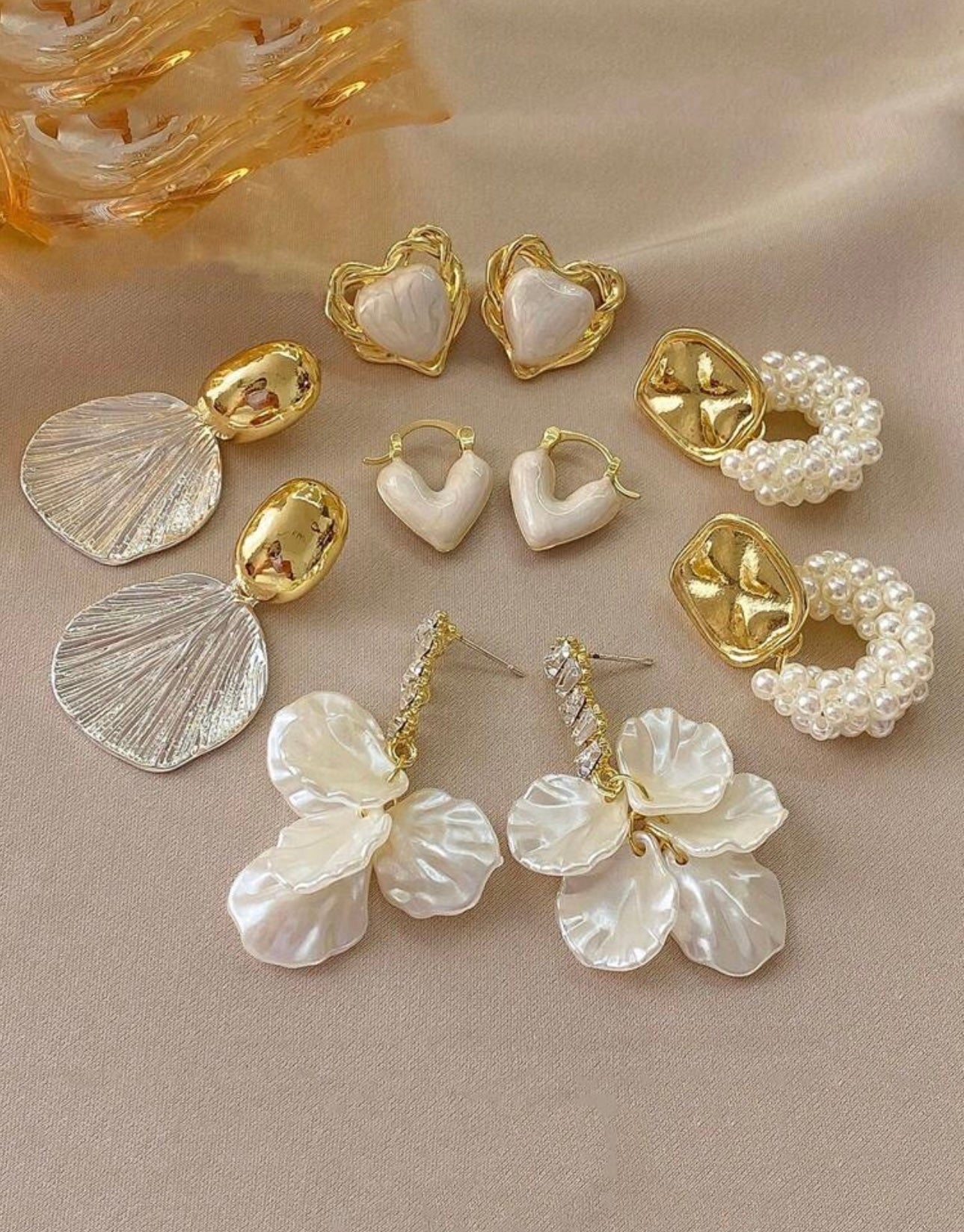 Set of 5 pearl earrings