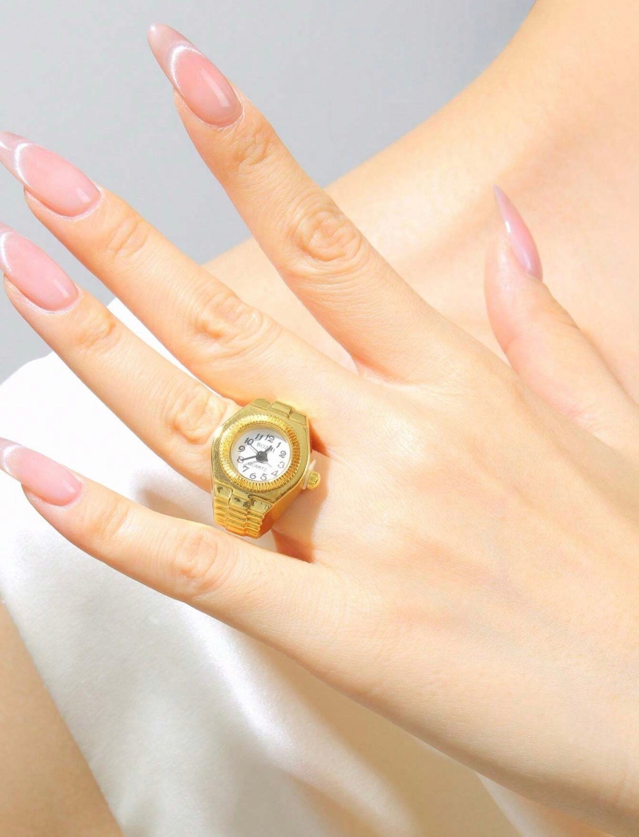 Fashion Quartz Watch Design Gold Color Ring For Women