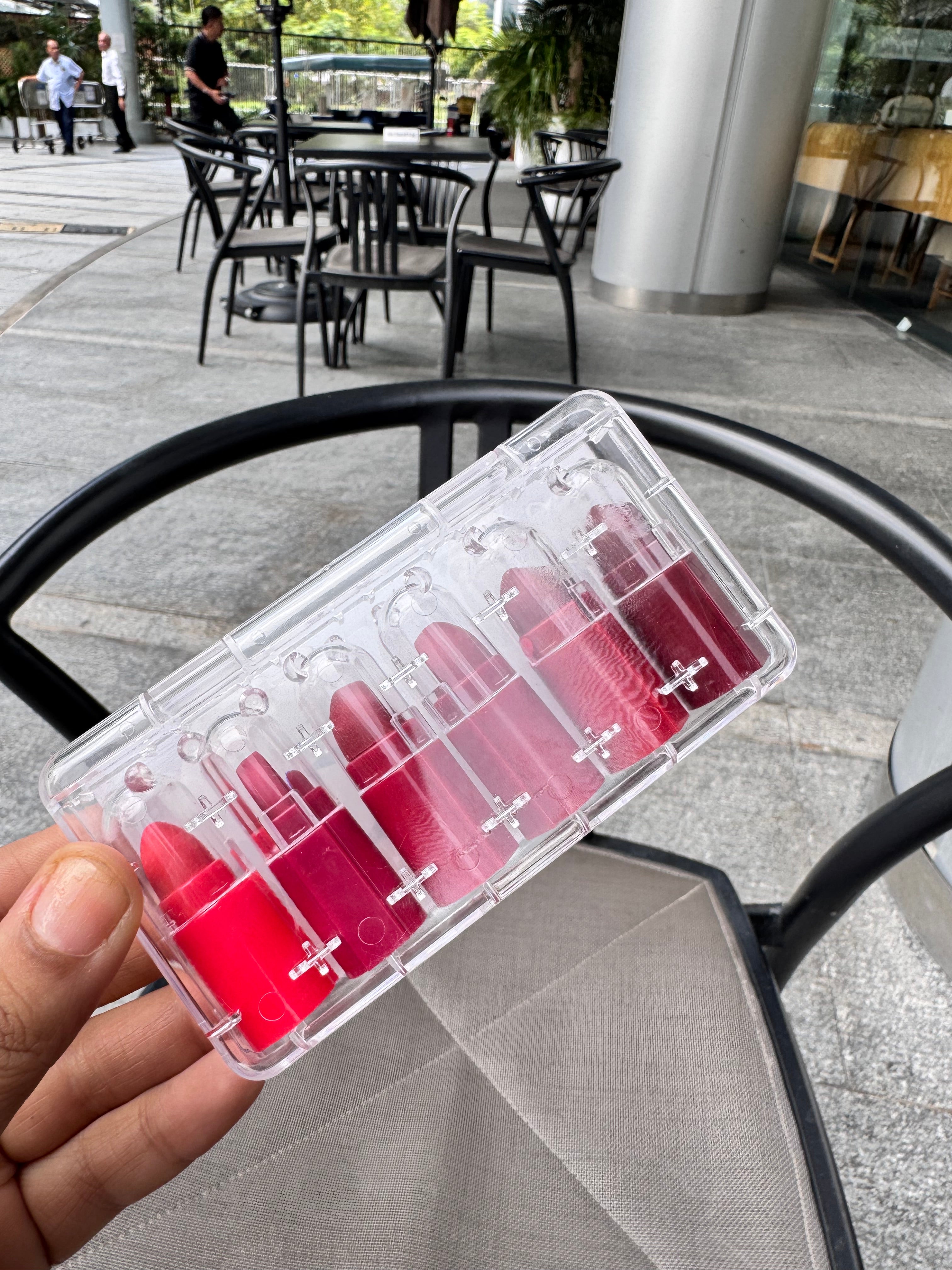 Mini lips (set of 6 minis )