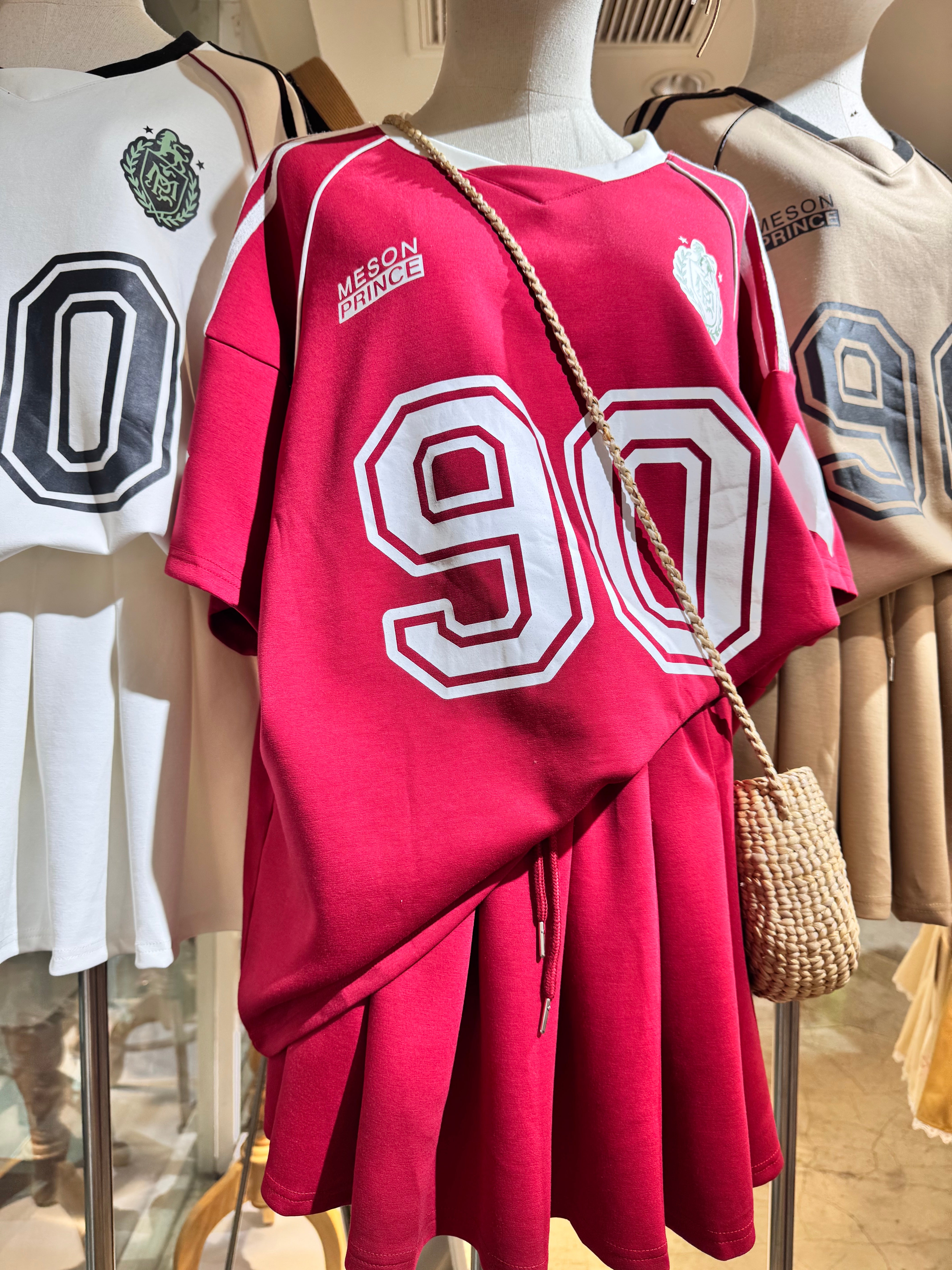 90 skirt with tshirt