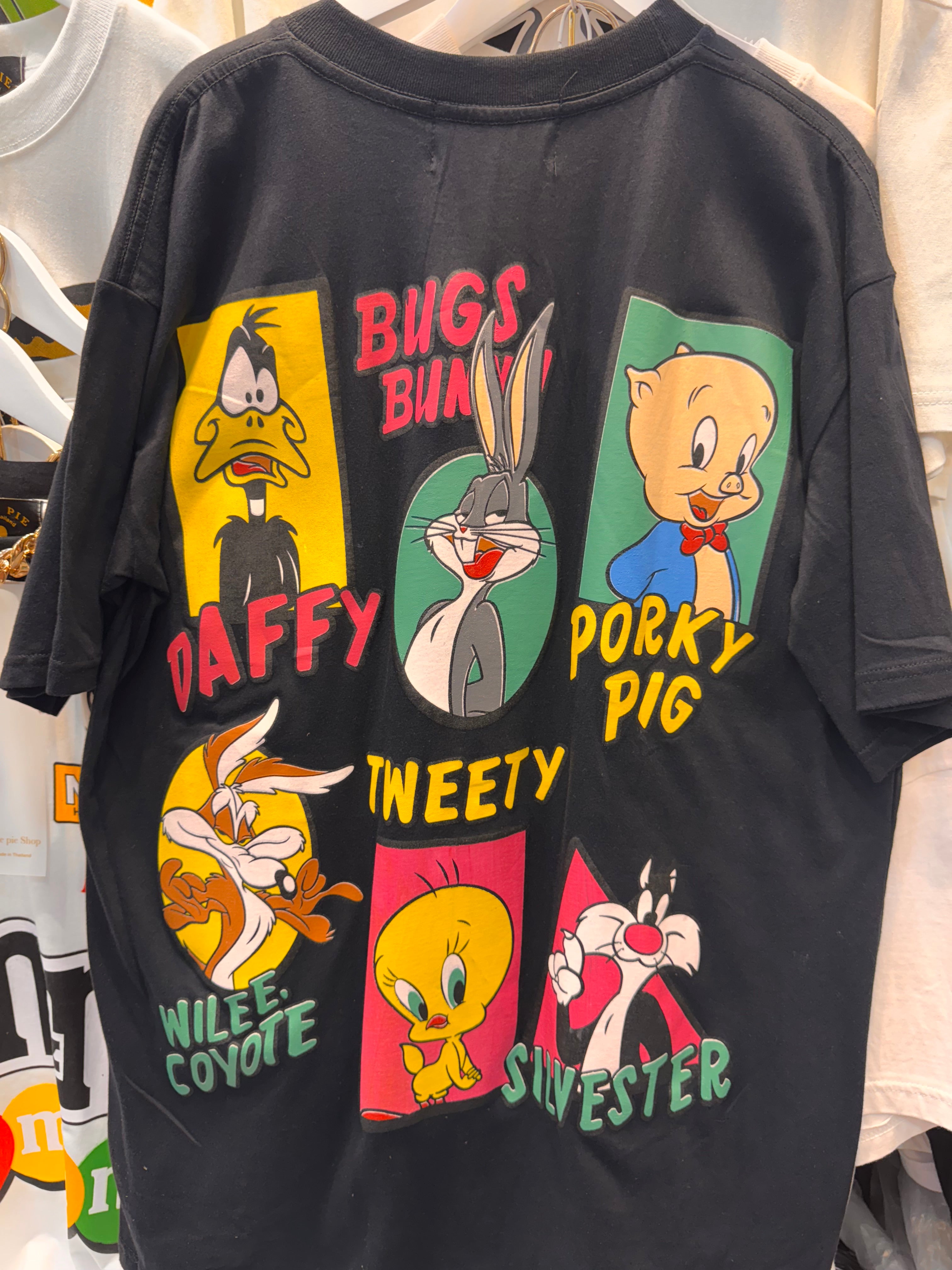 LONEY TUNES TSHIRT