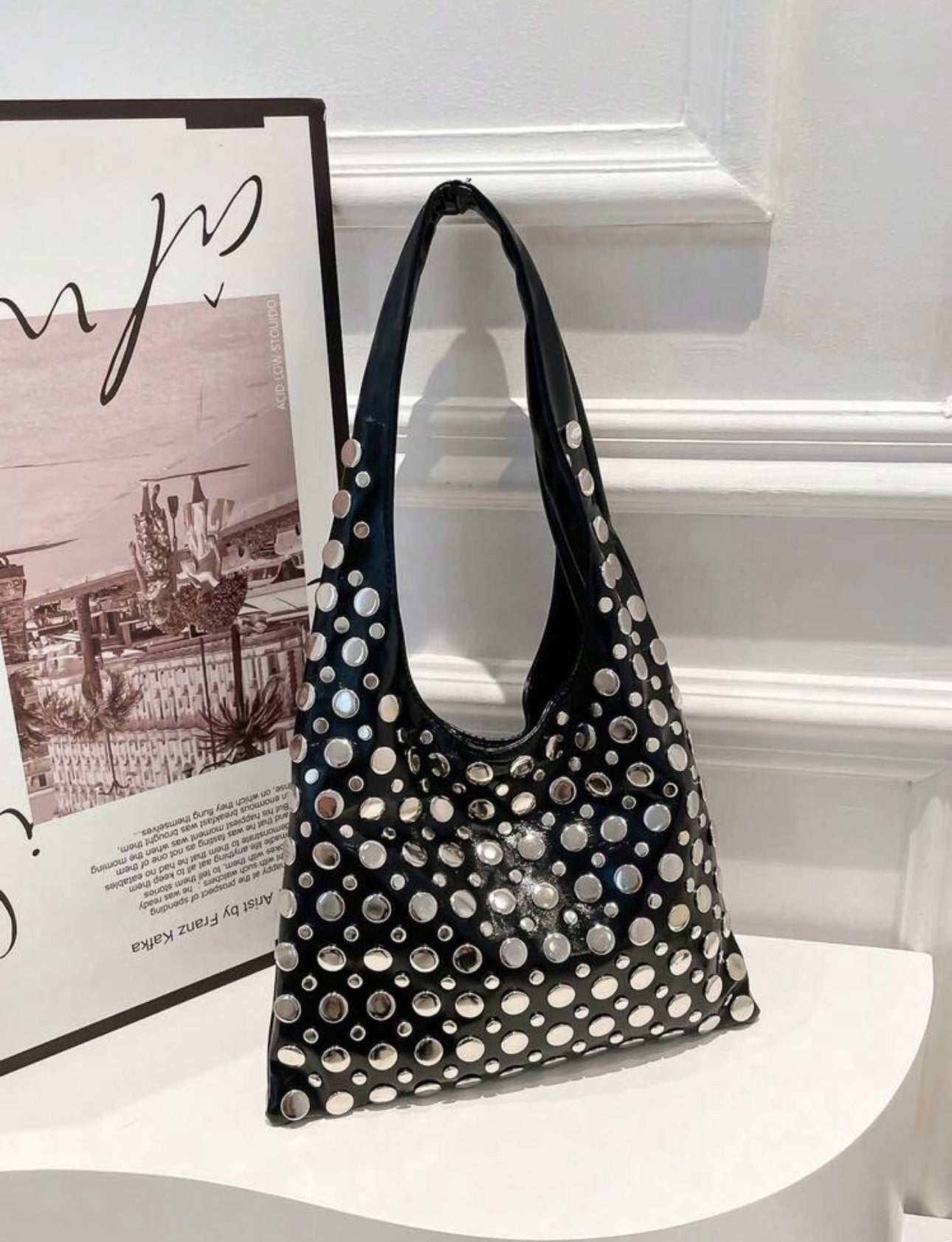 Studed bag