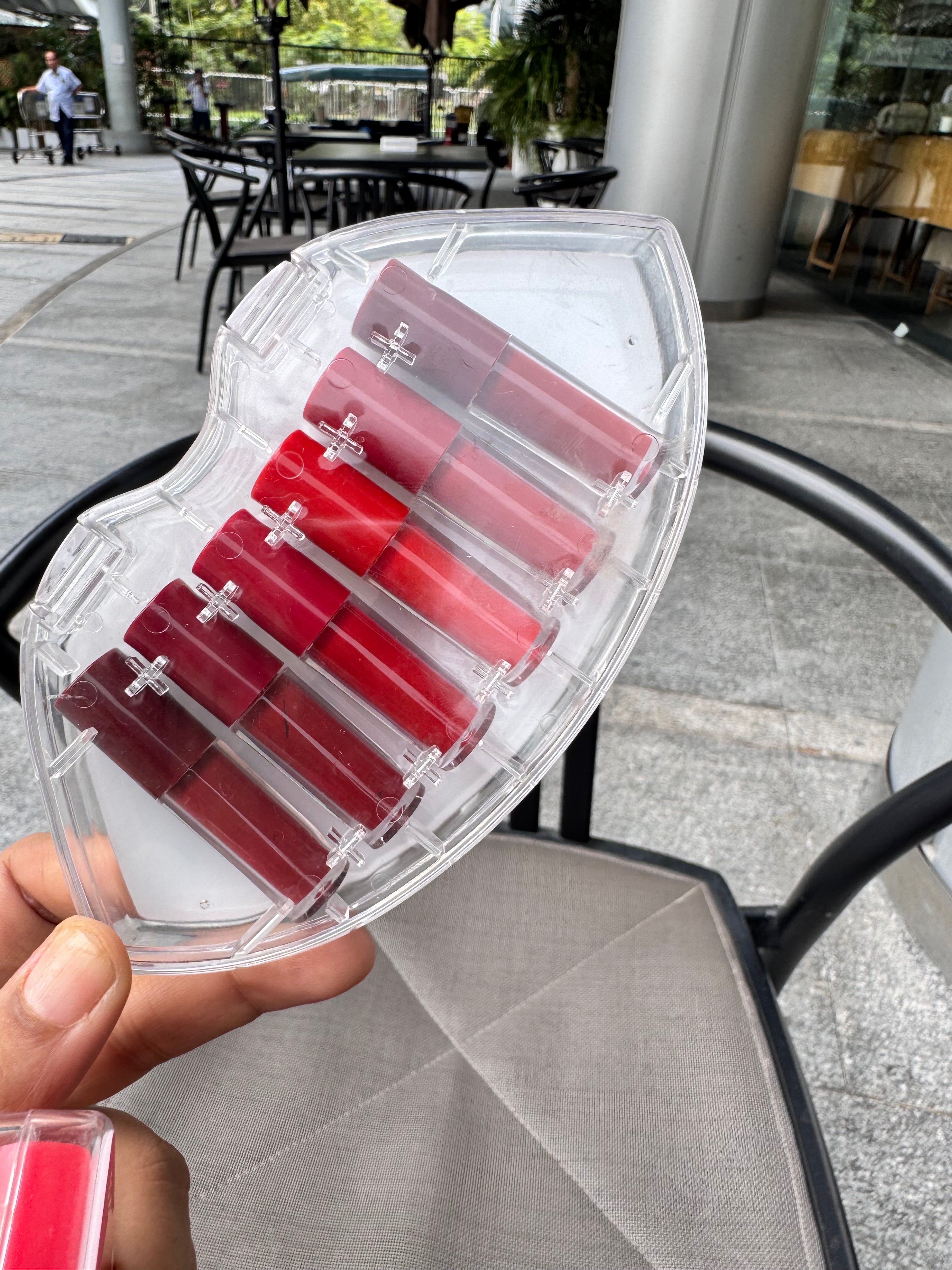 Mini lips (set of 6 minis )