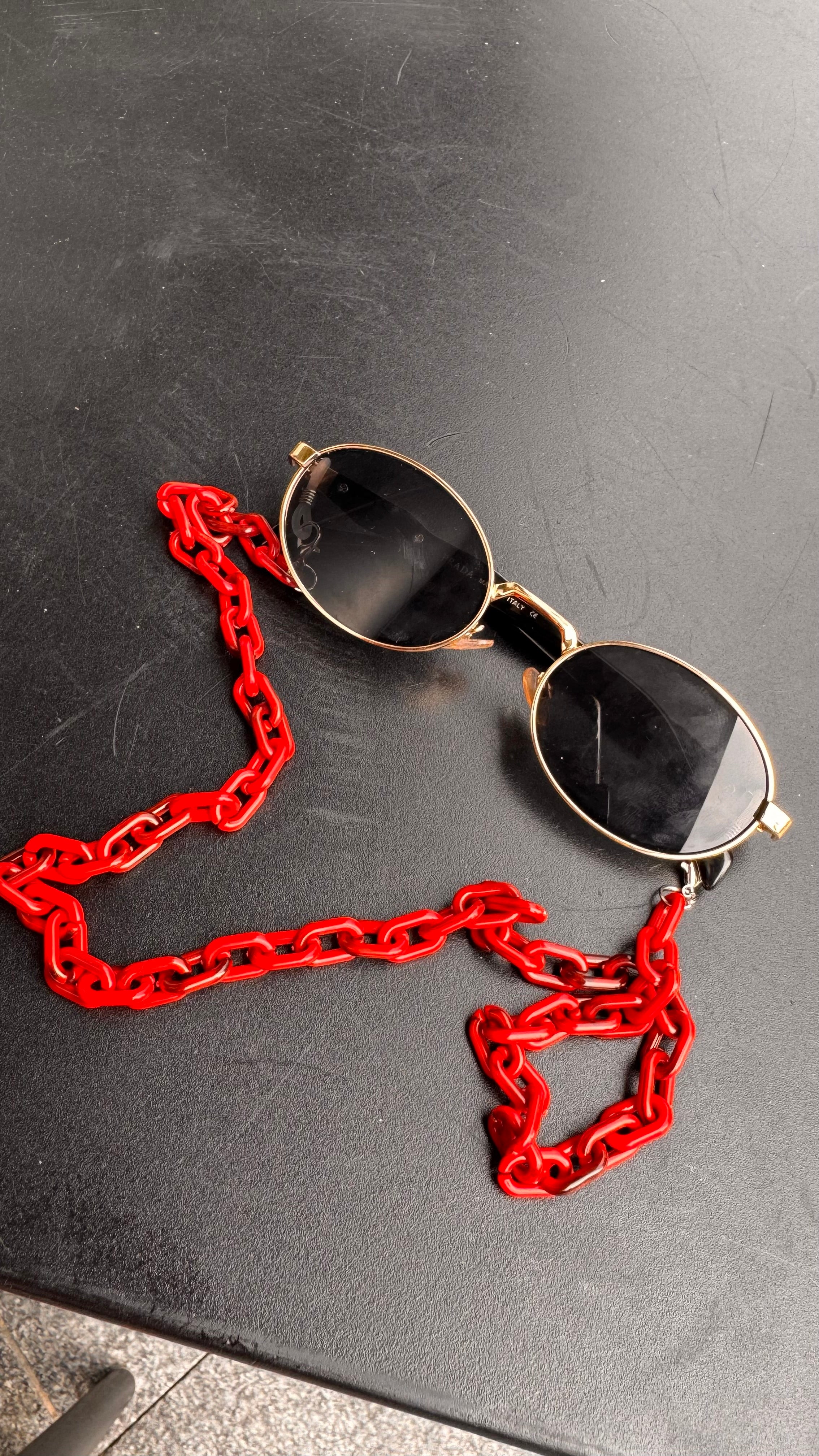 Sunglass with chain