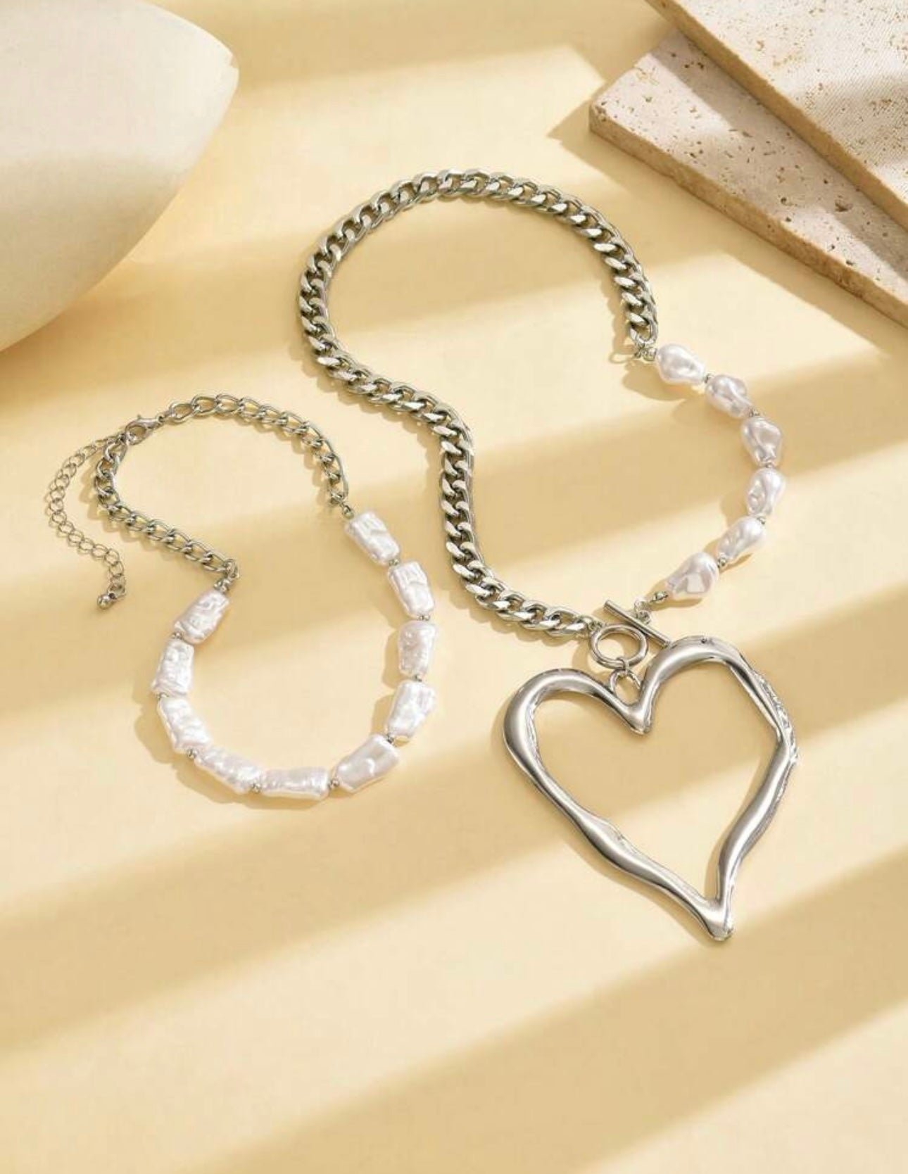 2pcs Vintage Exaggerated Fashion Metal Heart Pendant Necklace, Women Necklaces
