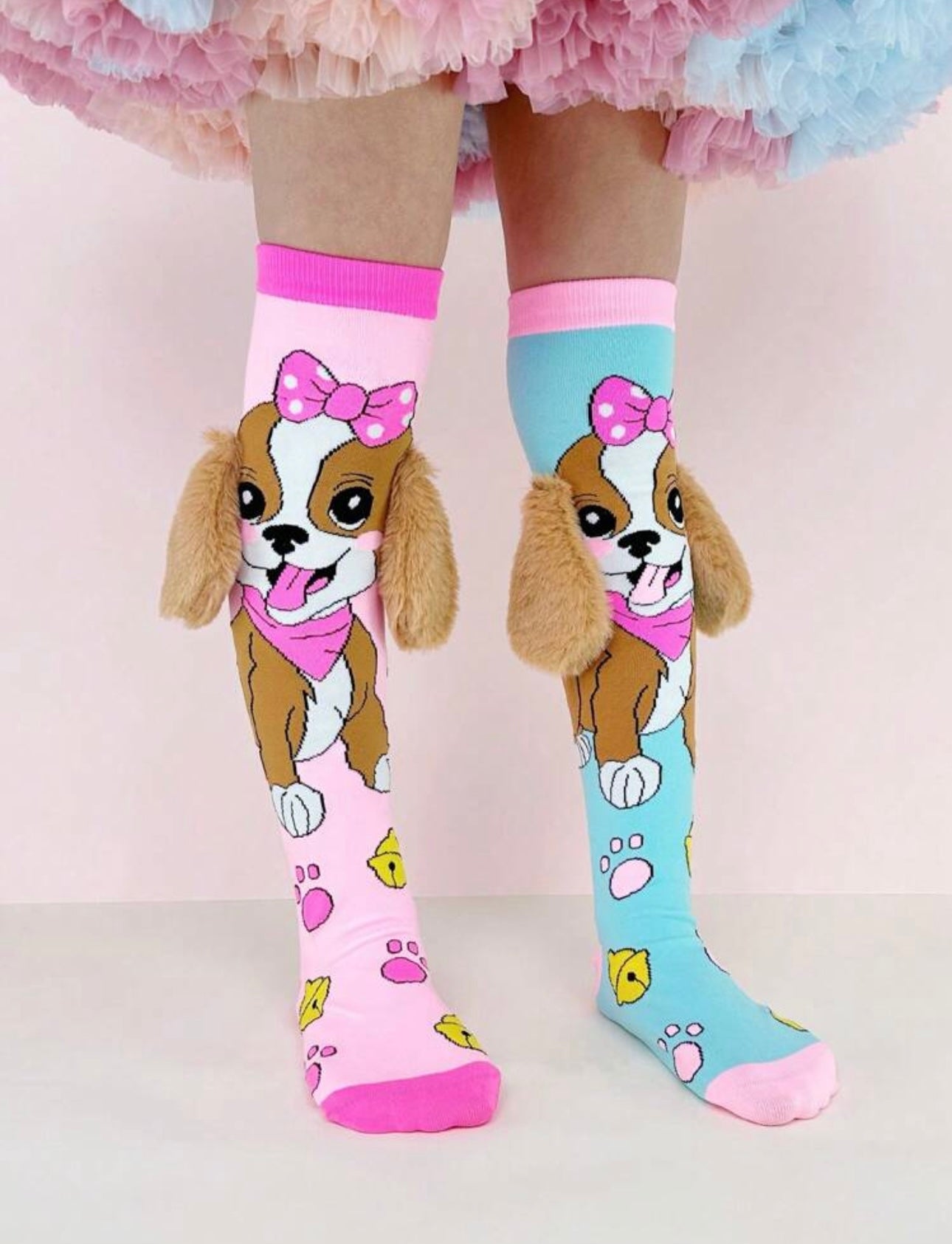 A Pair Of Cute AB Color Bell Dog Suitable For Daily Back To School Outfit Is A Pair Of Happy Socks.