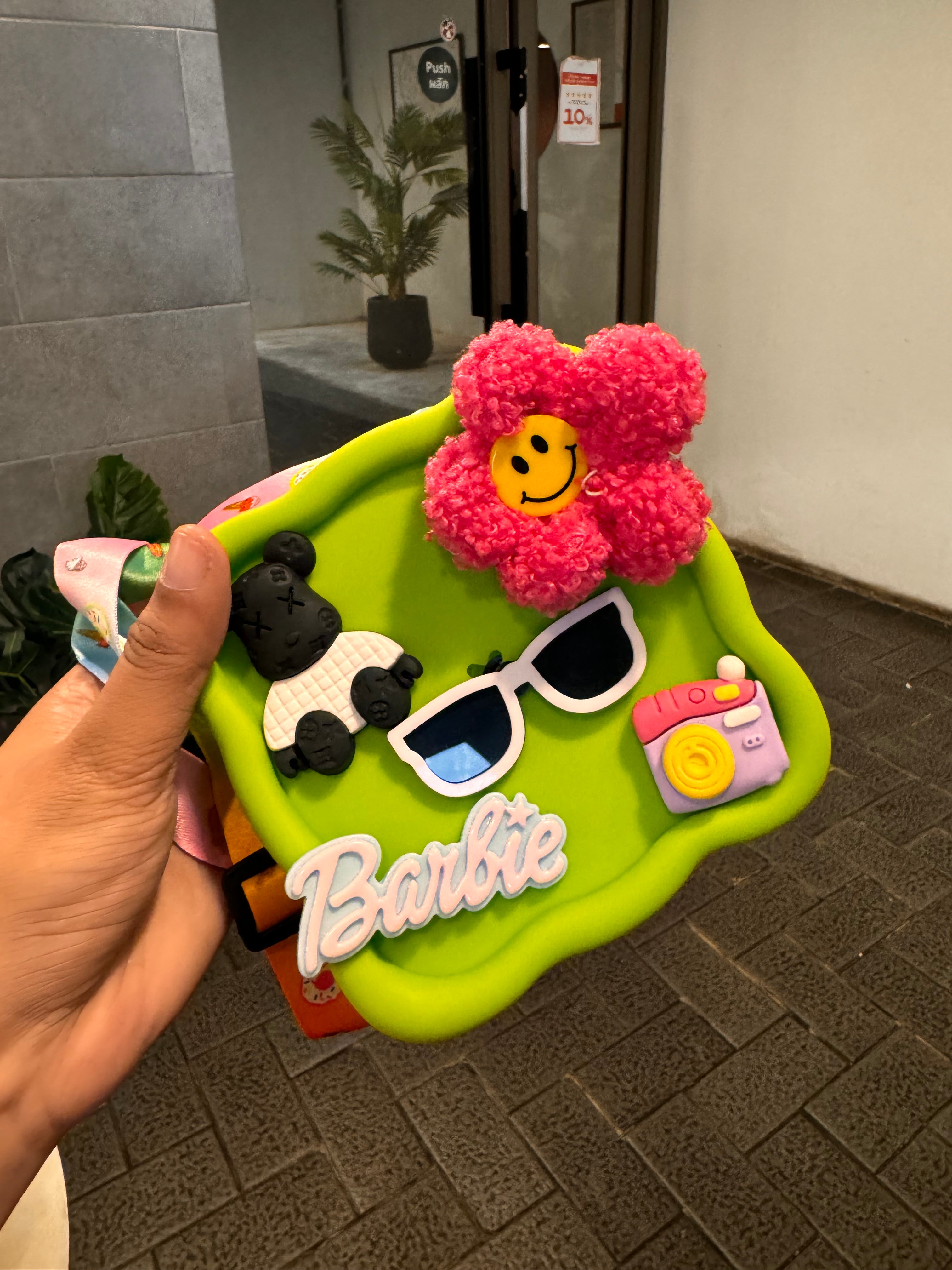 Kids silicon sling emoticon bag