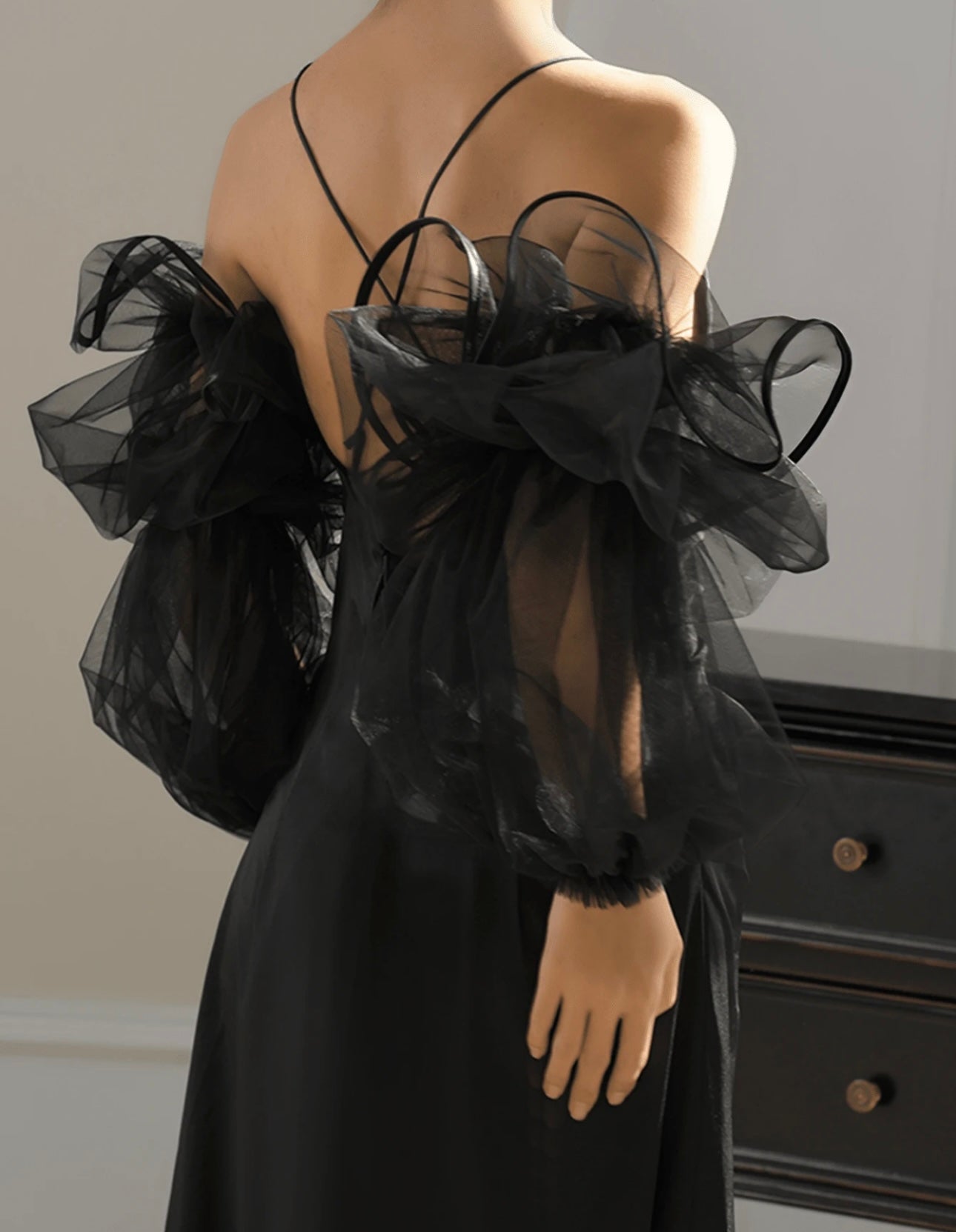 Lantern sleeves