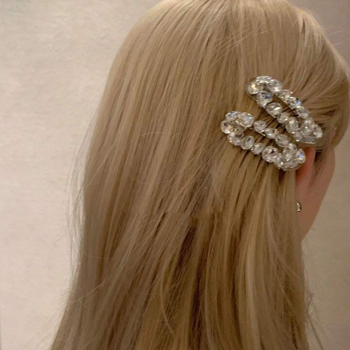 2 pc rhinestone nude clips