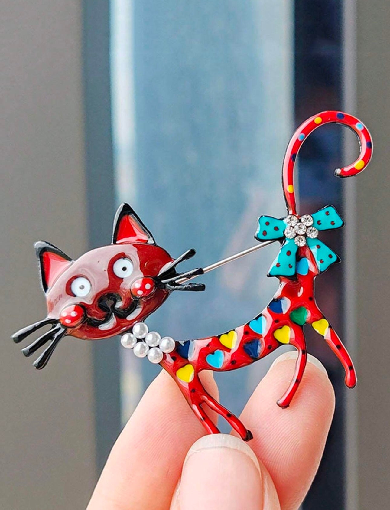 Cat broach