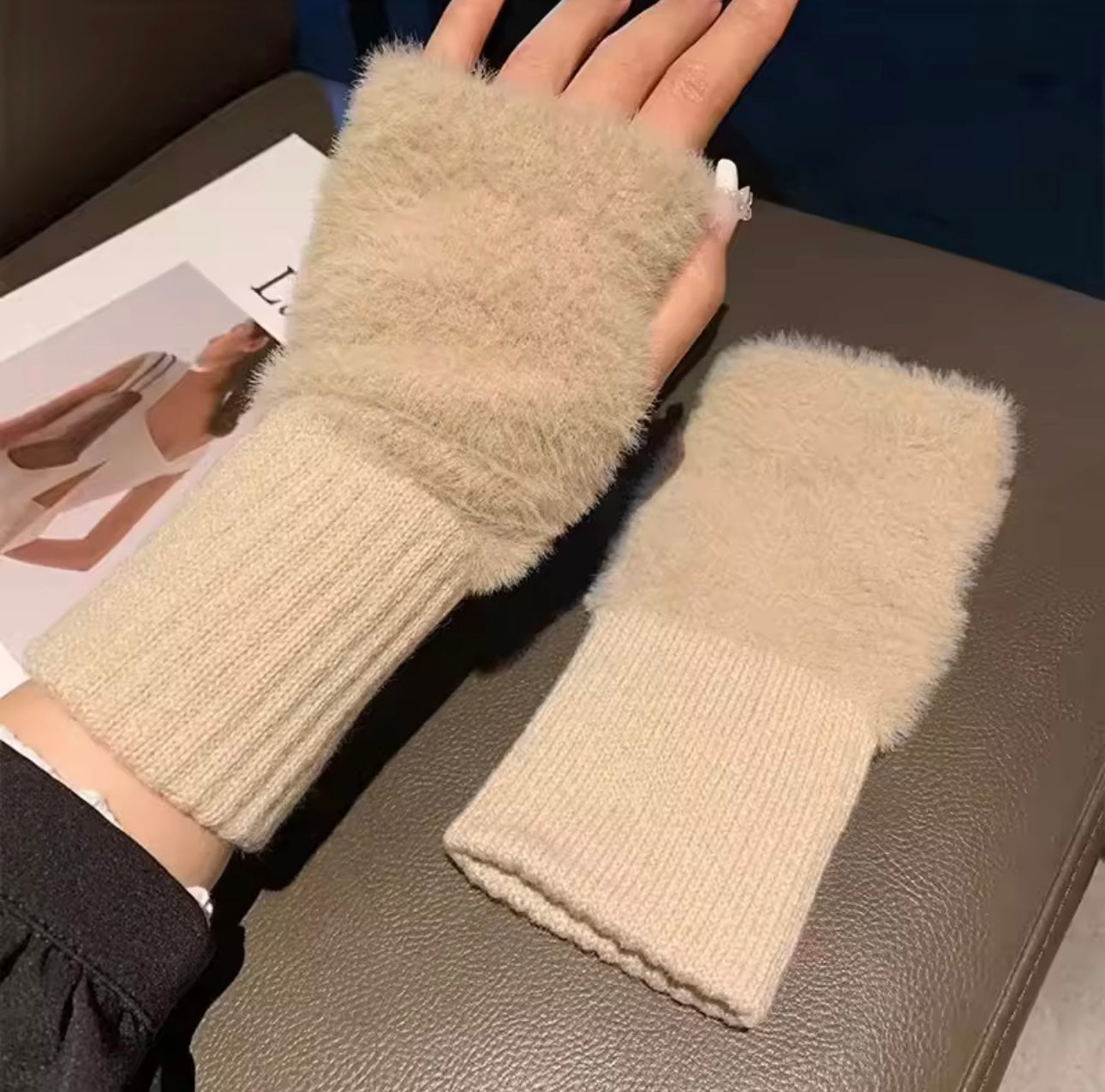 Fur half gloves