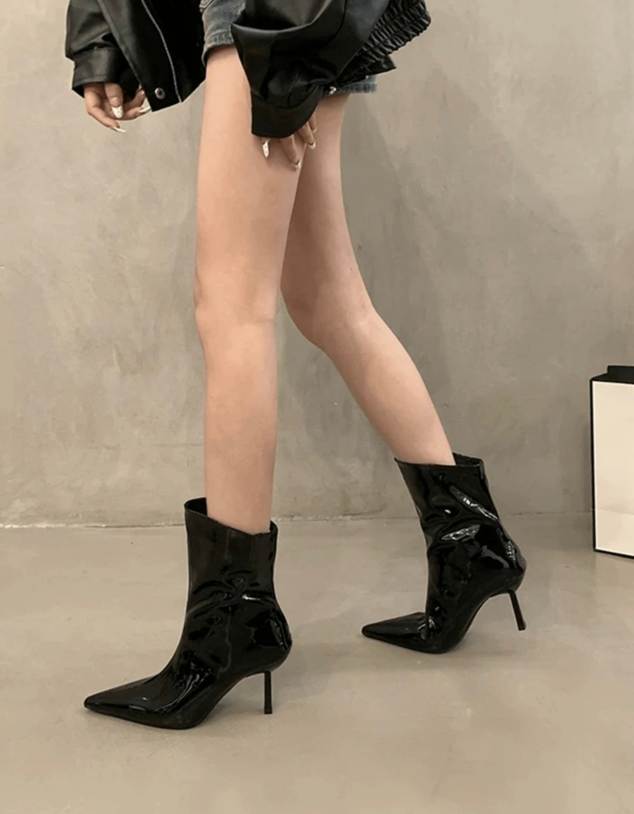 Pointed boots