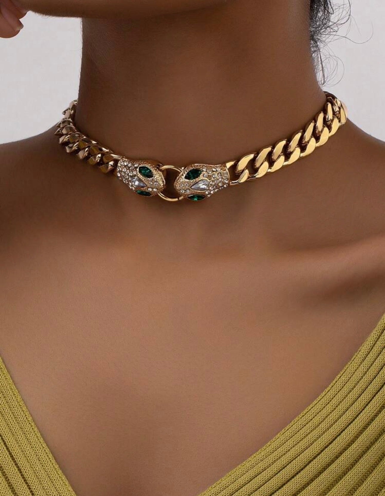 Neckpiece choker