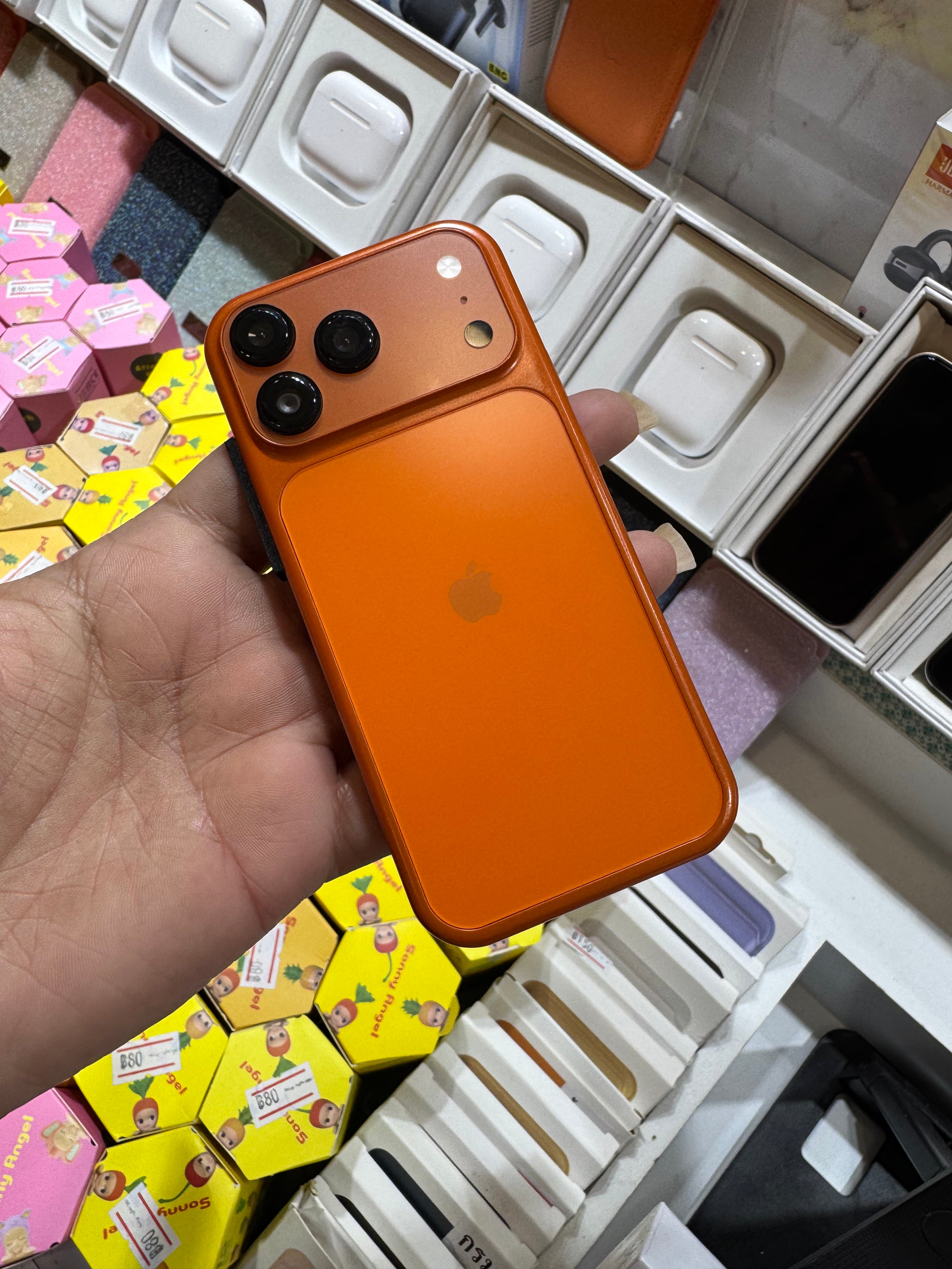 Mini Orange 17 pro