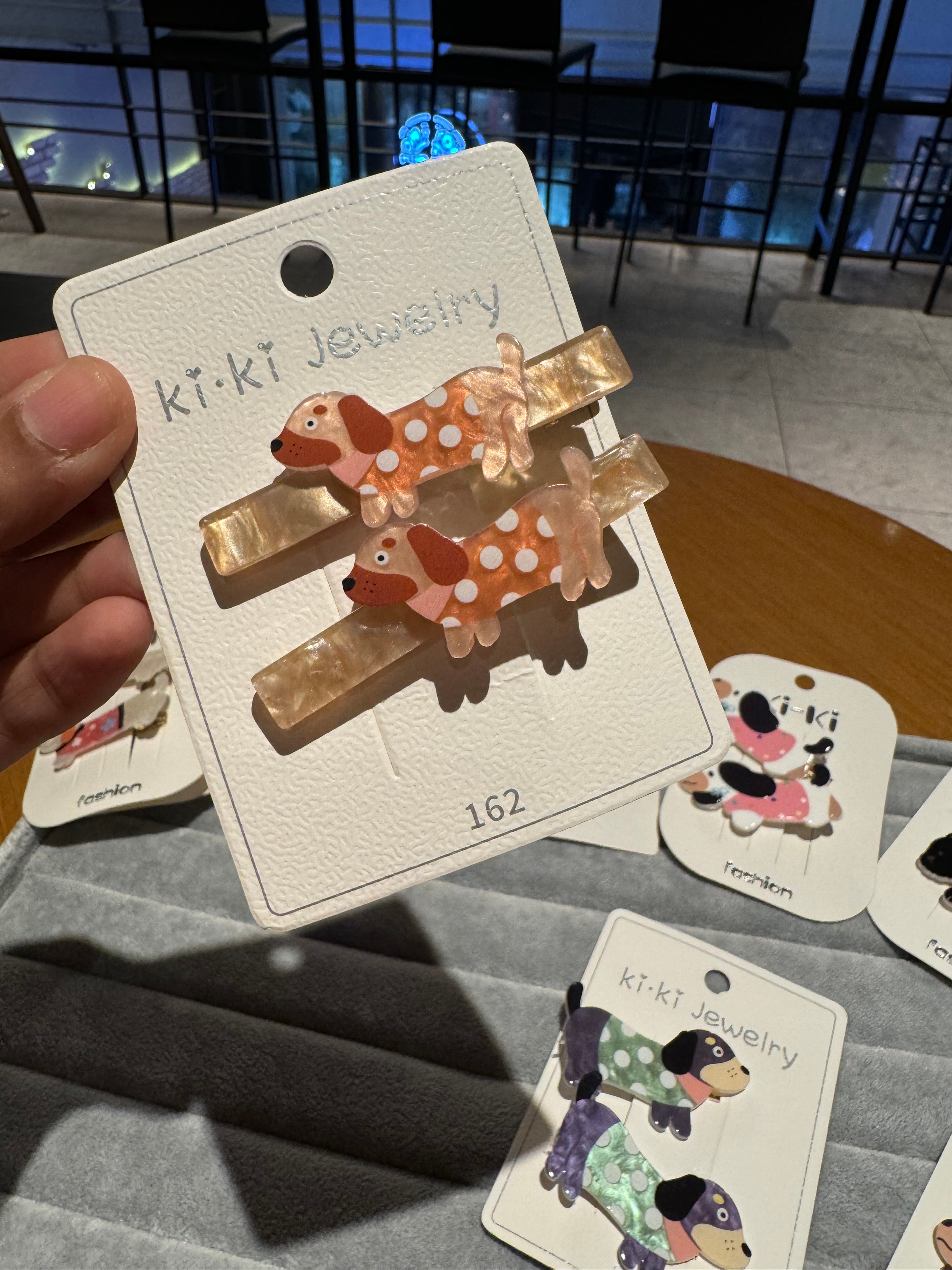 Kiki Design pin (2 pins )