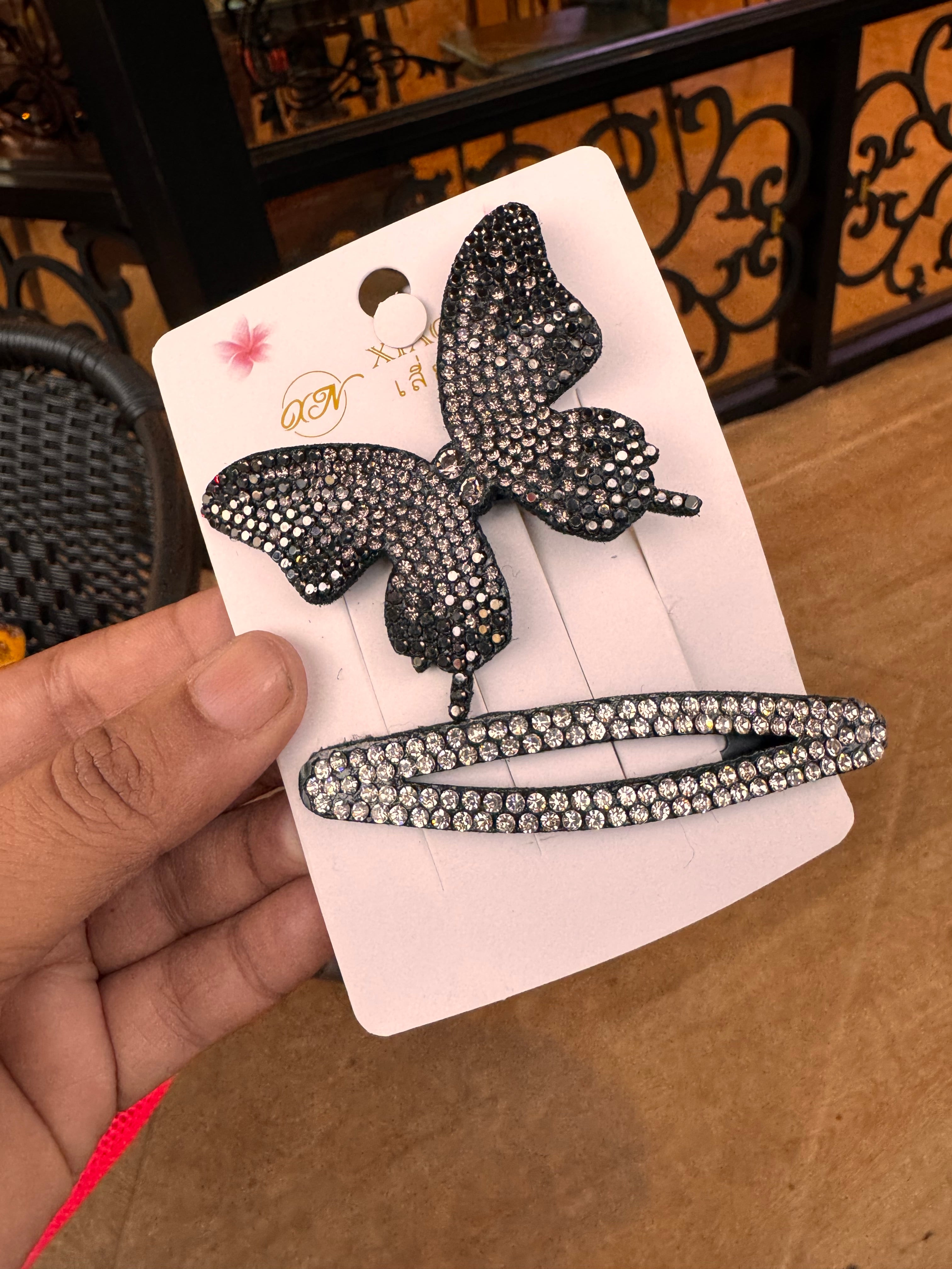 Pins 567