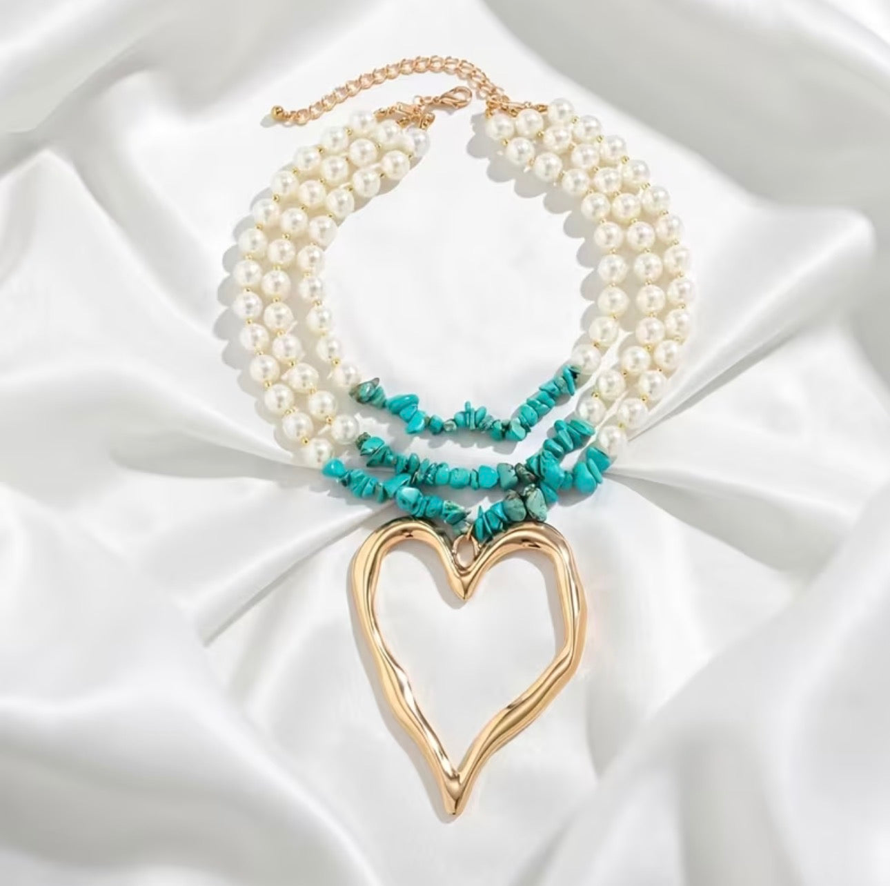 Pearl heart Neckpiece