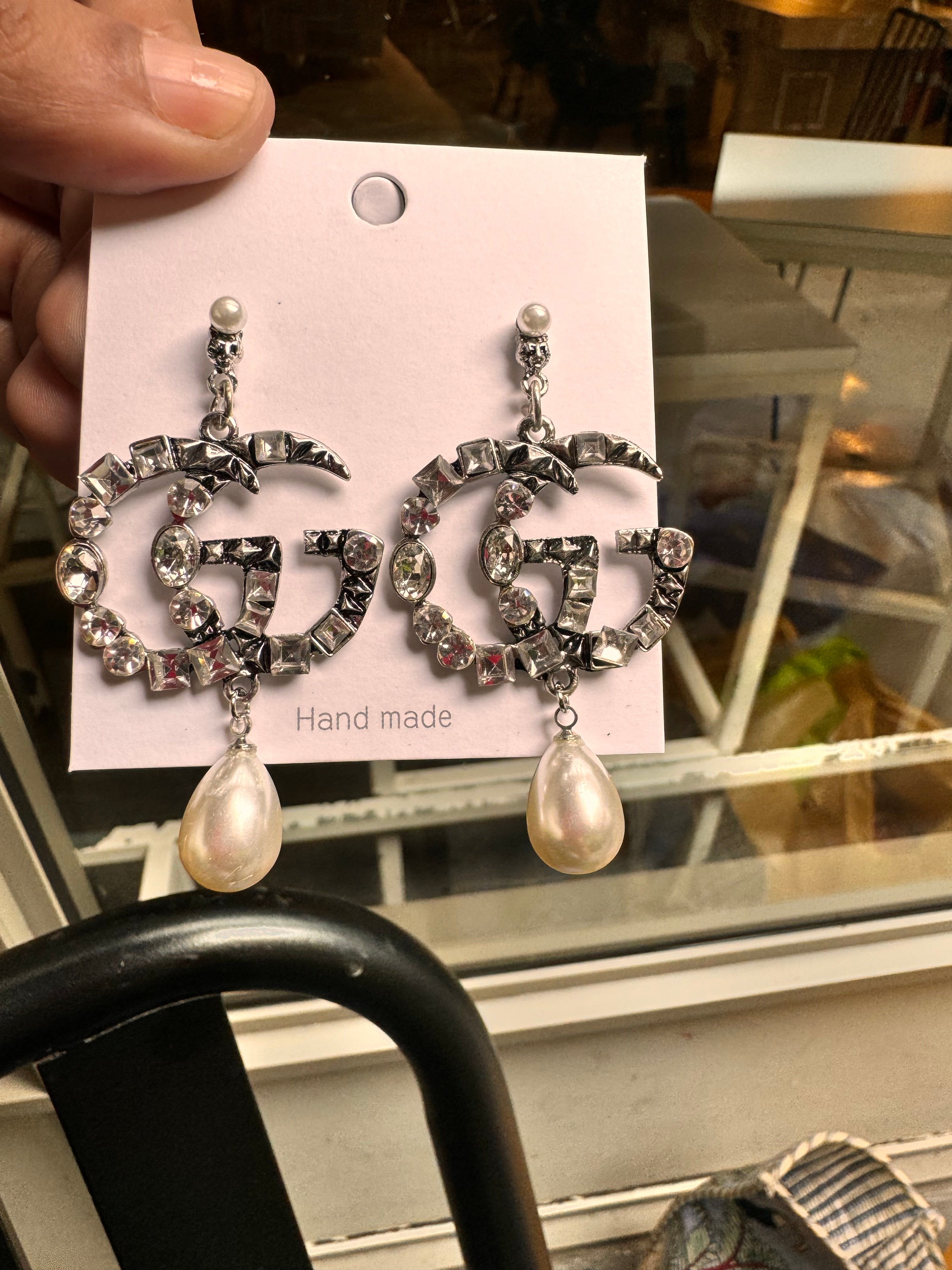 Earings cfdjk