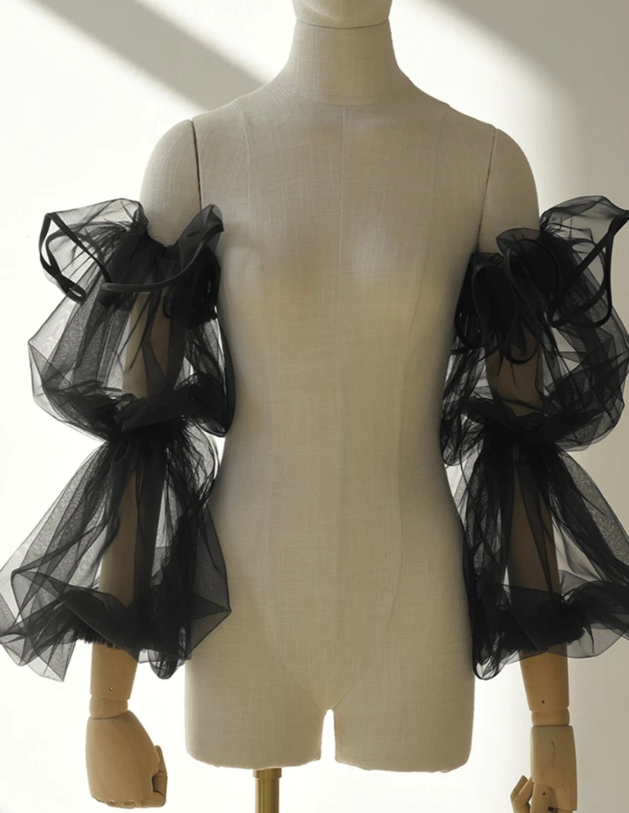 Lantern sleeves