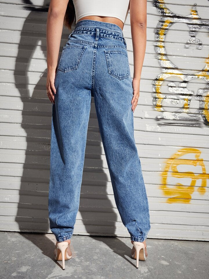 Essnce High Waist Slant Pocket Mom Jeans