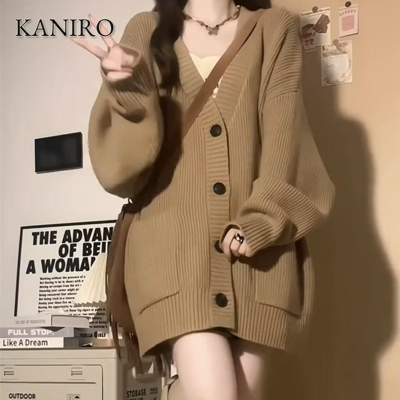 Kaniro buttoned sweater