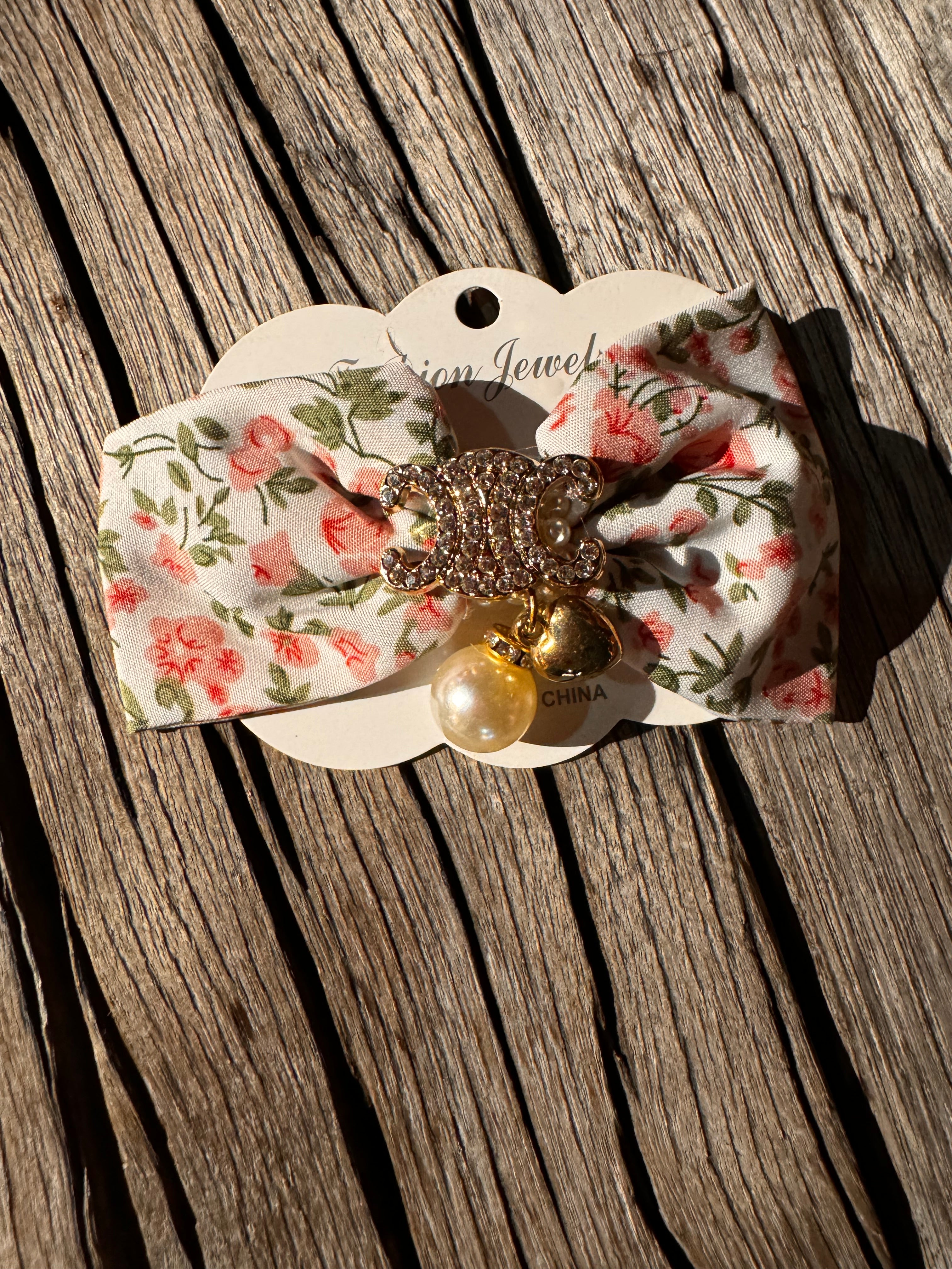 Floral pin bow