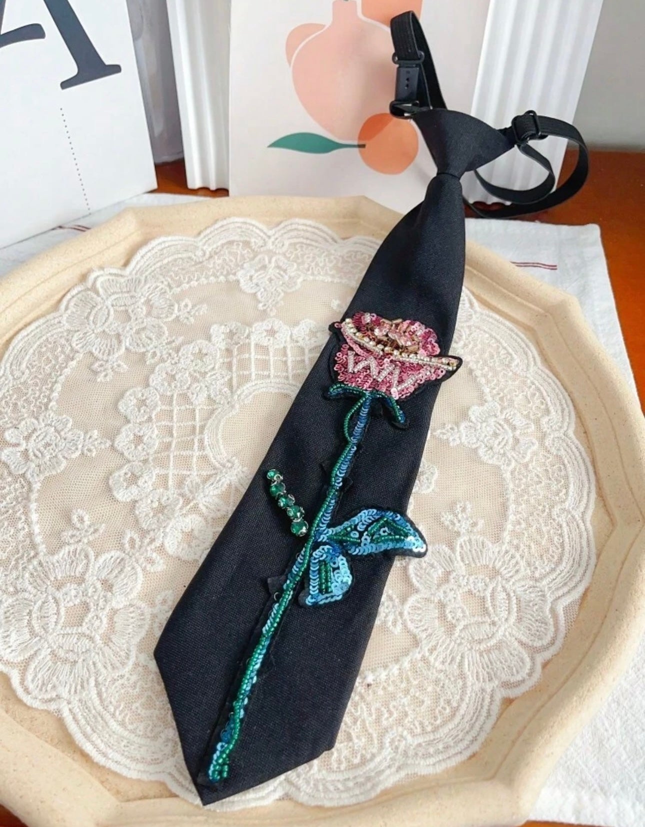 Chic tie