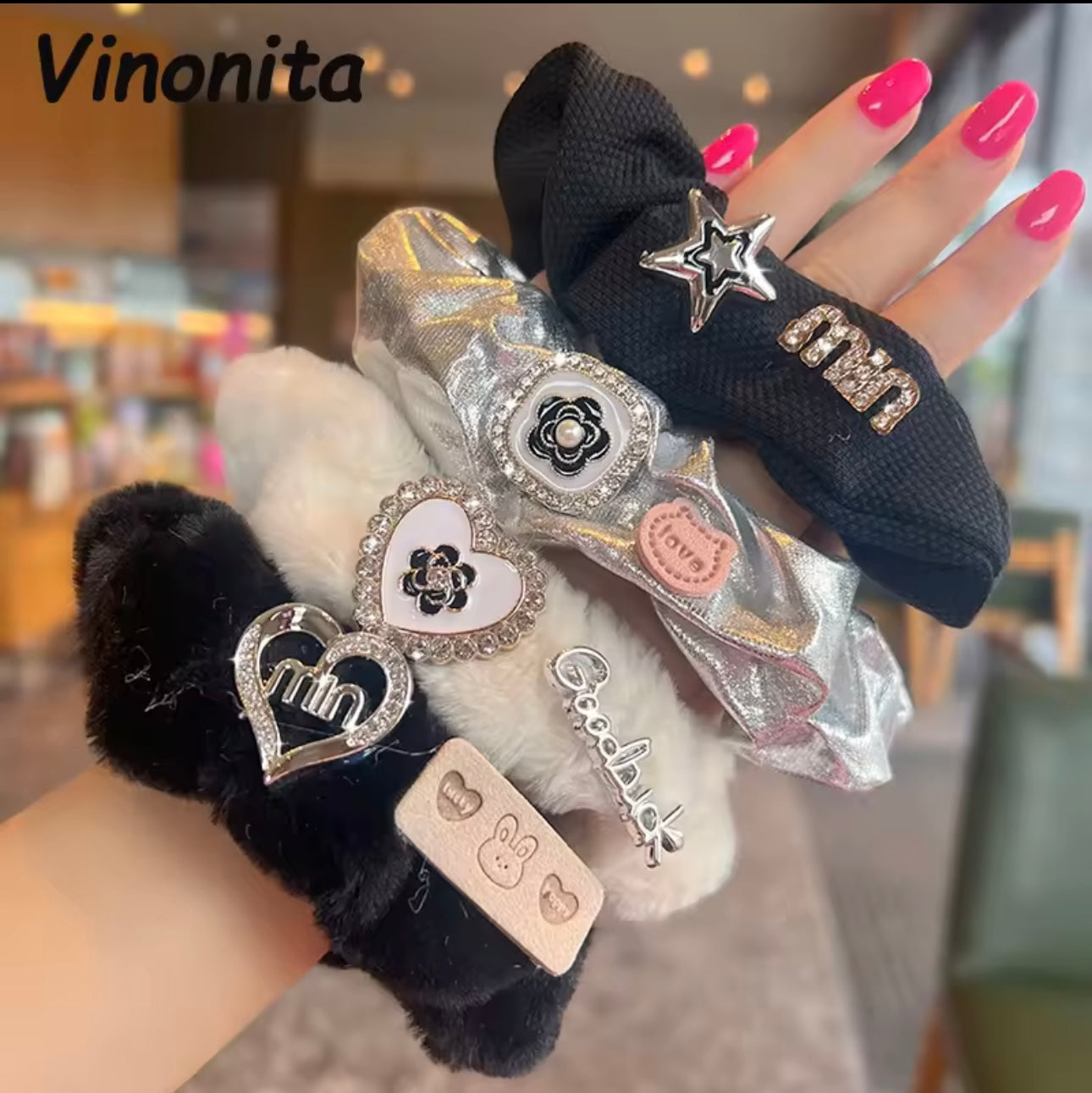 Vinonita Scrunchie