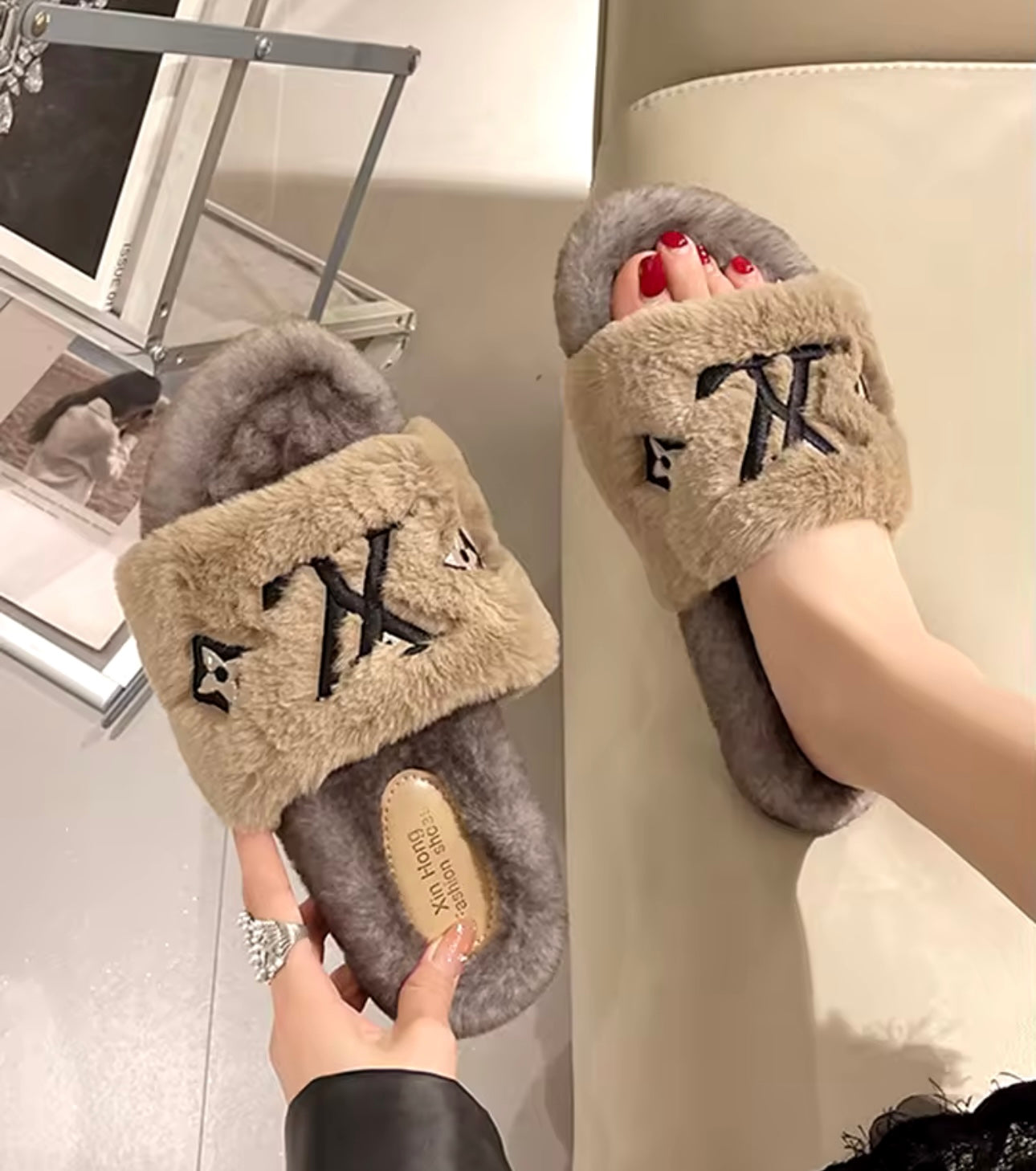 VL slippers