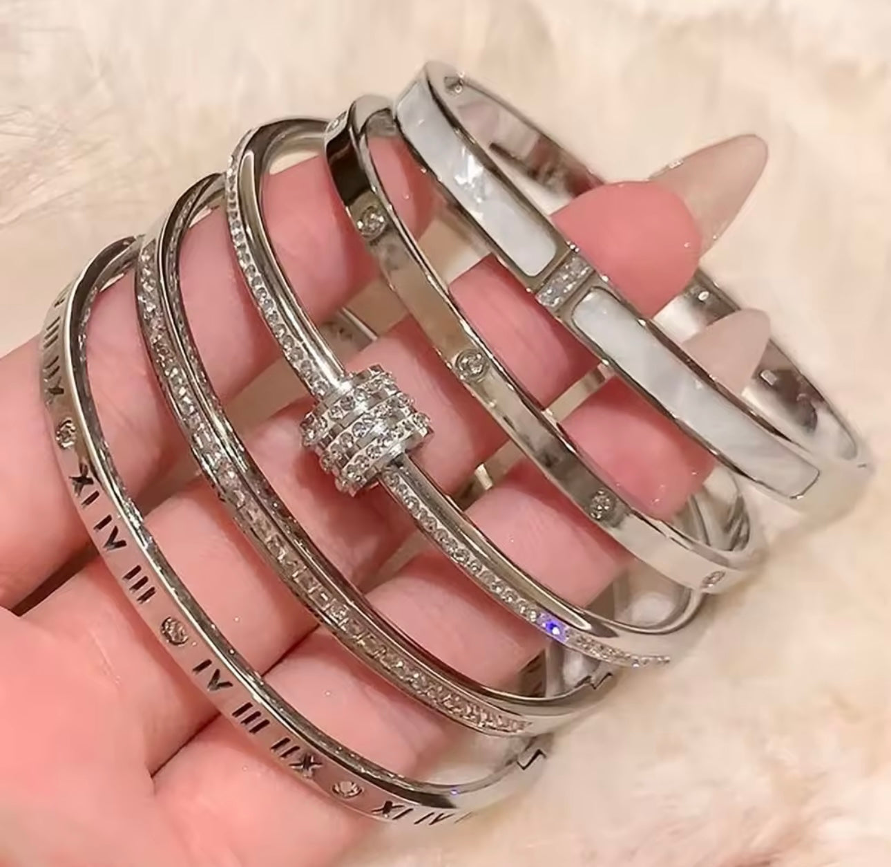 Wrist bangle