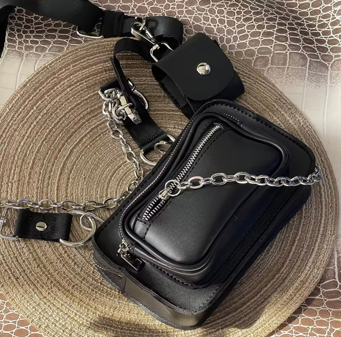 Chain cross bag