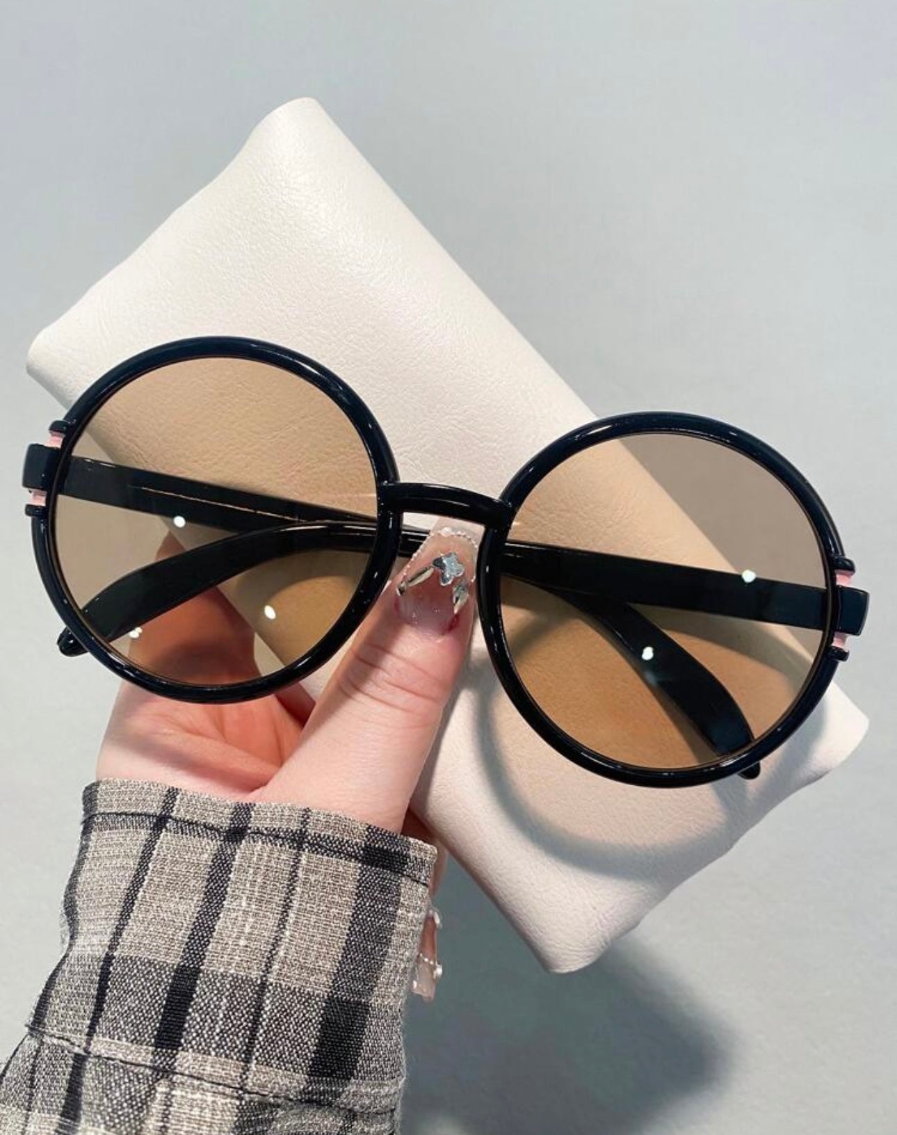 Round sunglasses