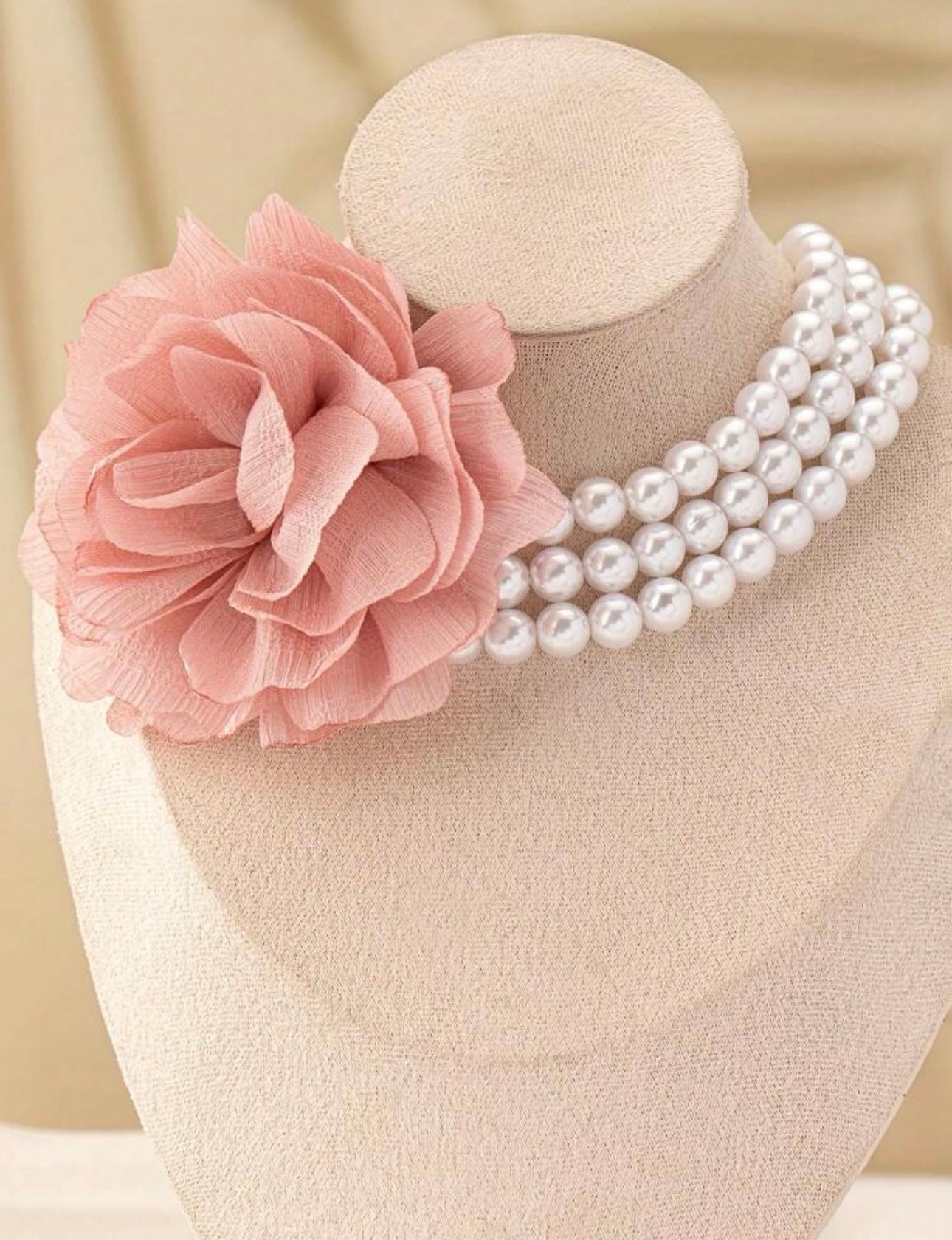 Pearl flower choker