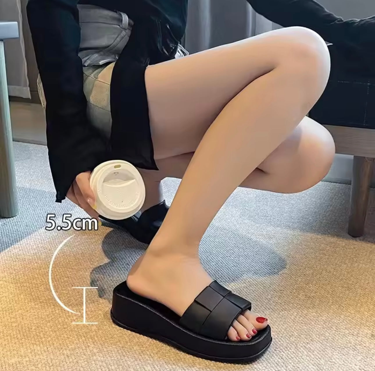 Cut square slippers