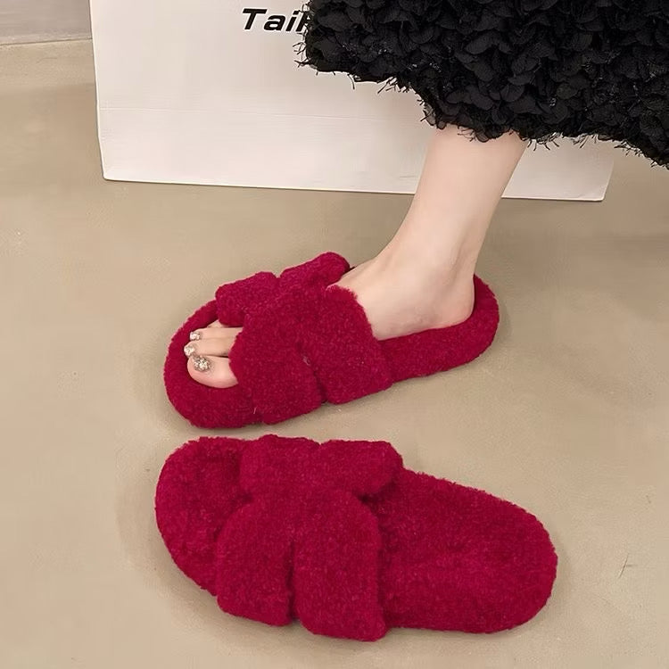 H fur slippers