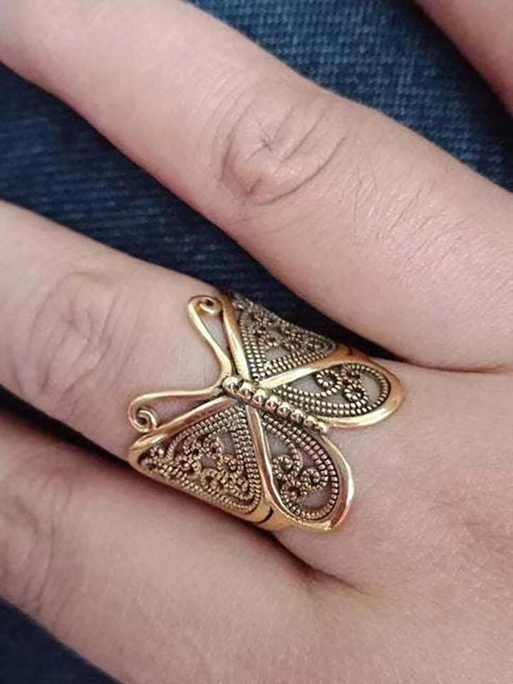 Butterfly ring