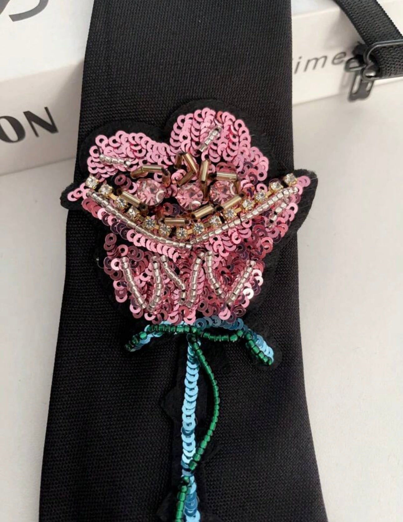 Chic tie