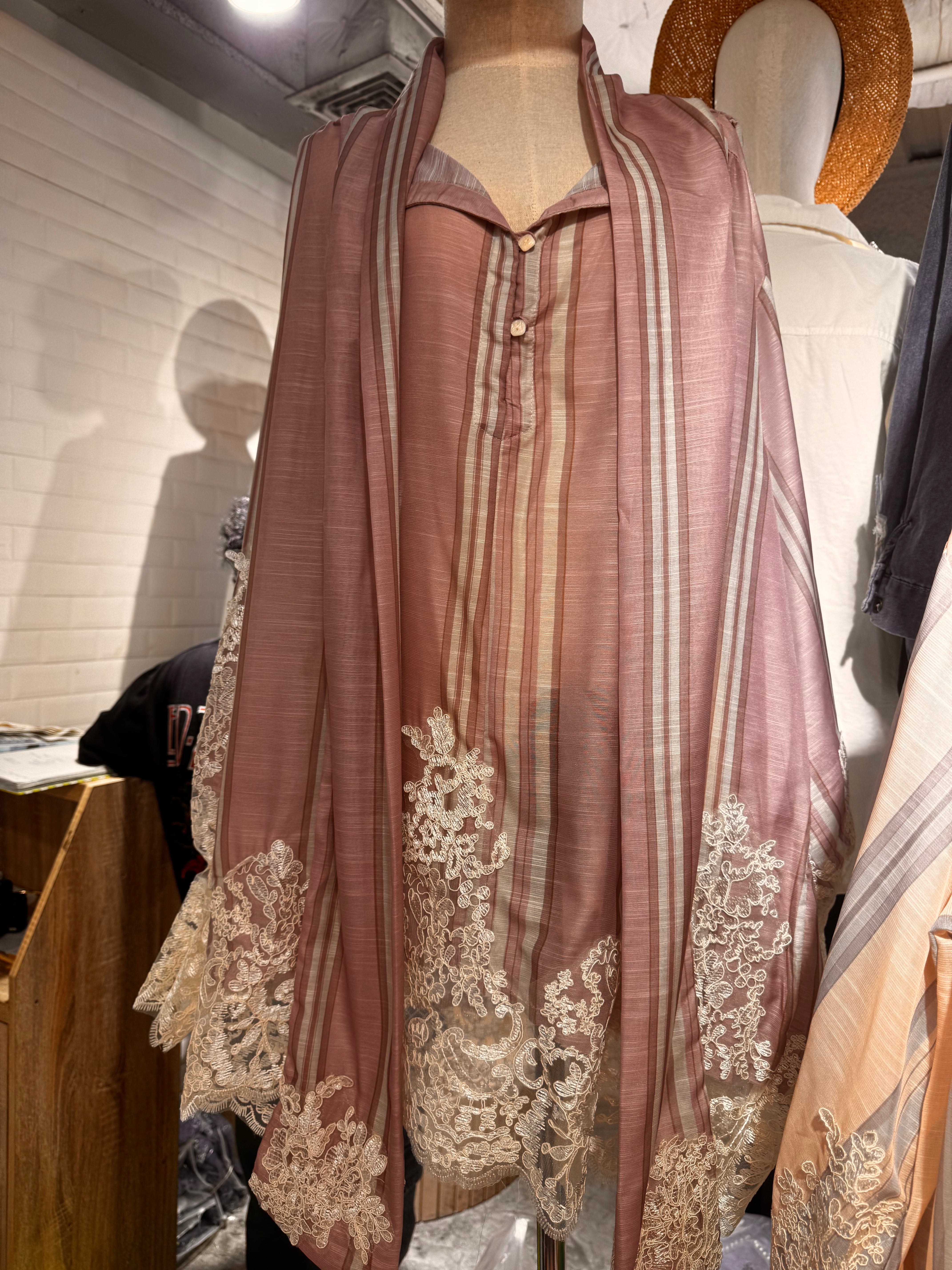 Embroided long top with stole