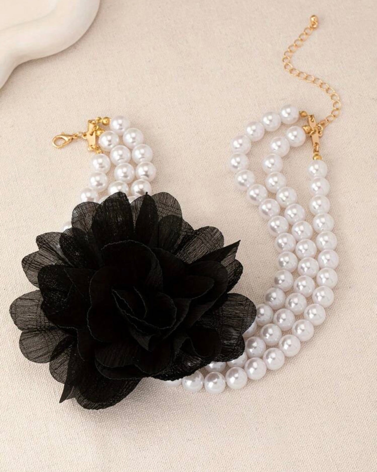 Pearl flower choker