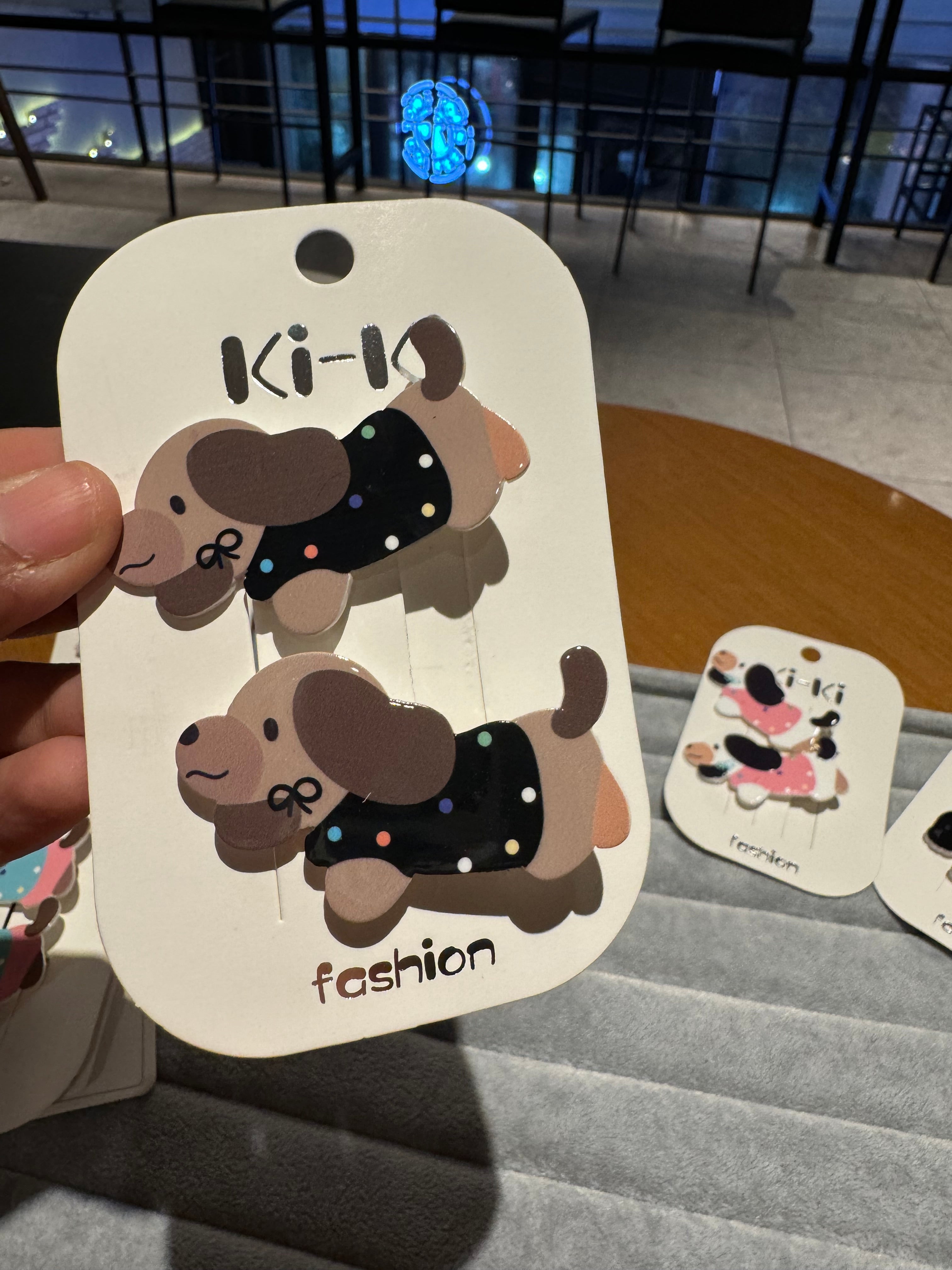 Kiki Design pin (2 pins )