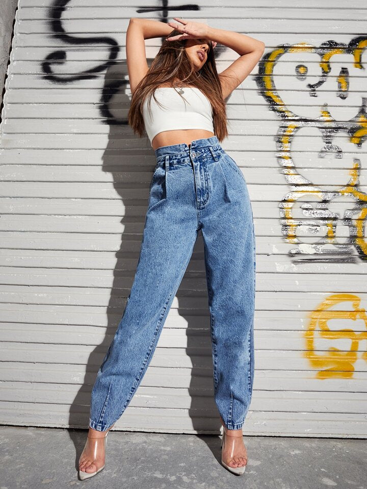 Essnce High Waist Slant Pocket Mom Jeans